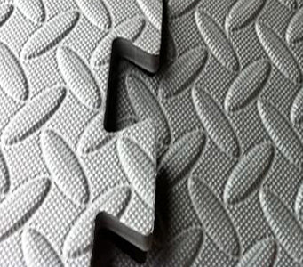 12mm EVA foam tiles in Pilates studio — anti-fatigue interlocking foam gym flooring UK